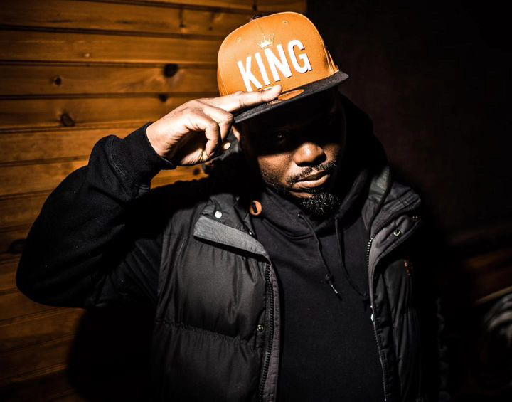 DJ Epidemik in orange KING hat